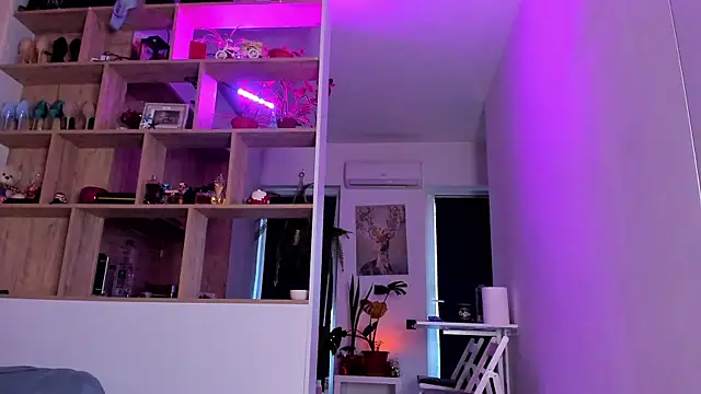 Snapshot of _alleyesonme_ chatting on 09.23.25  alleyesonme  online show from 09.23.25