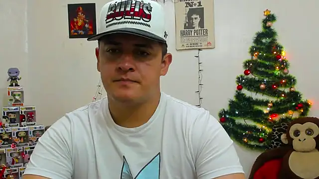 Snapshot of ney_22 chatting on 12.11.24 ney 22 online show from 12.11.24