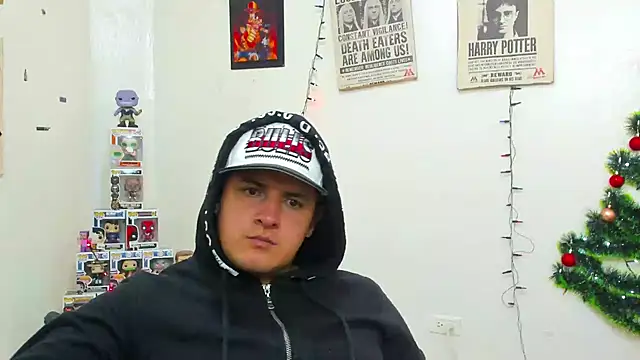 Snapshot of ney_22 chatting on 12.20.24 ney 22 online show from 12.20.24