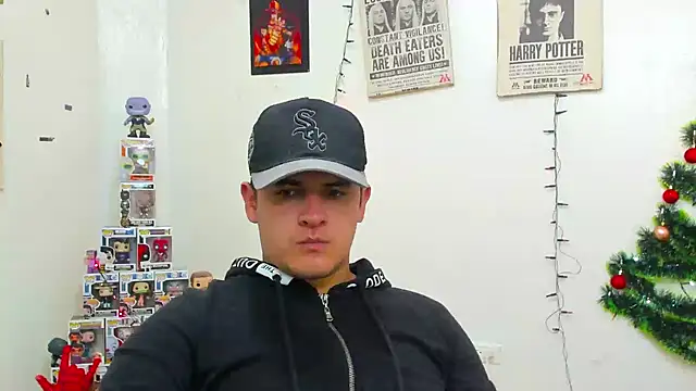Snapshot of ney_22 chatting on 12.20.24 ney 22 online show from 12.20.24
