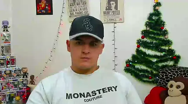 Snapshot of ney_22 chatting on 12.24.24 ney 22 online show from 12.24.24