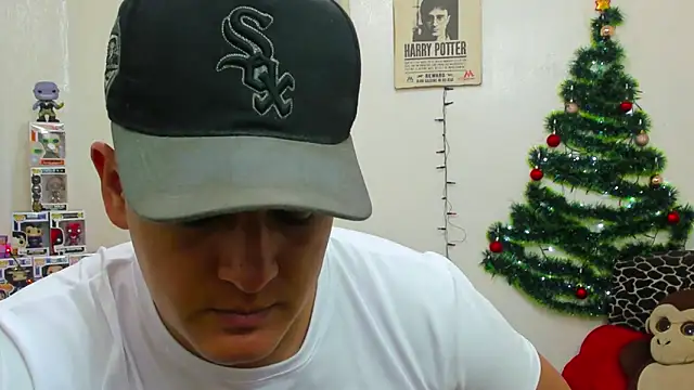 Snapshot of ney_22 chatting on 12.25.24 ney 22 online show from 12.25.24