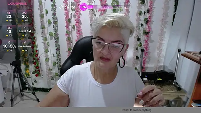 Snapshot of bety-cum2 chatting on 12.14.24 bety-cum2 online show from 12.14.24