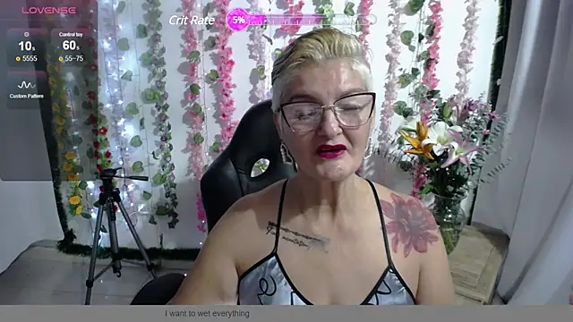 Snapshot of bety-cum2 chatting on 12.19.24 bety-cum2 online show from 12.19.24