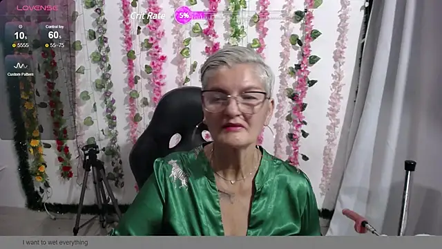 Snapshot of bety-cum2 chatting on 01.11.25 bety-cum2 online show from 01.11.25