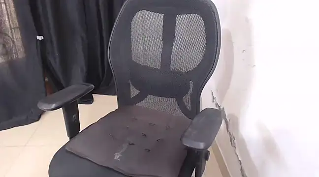 Snapshot of sweet-alia chatting on 02.09.25 sweet-alia online show from 02.09.25