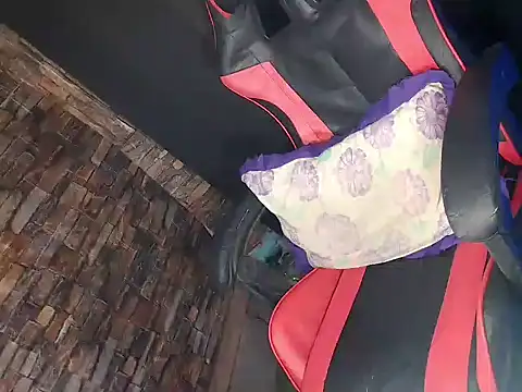 Snapshot of sexysassymirax chatting on 02.02.25 sexysassymirax online show from 02.02.25