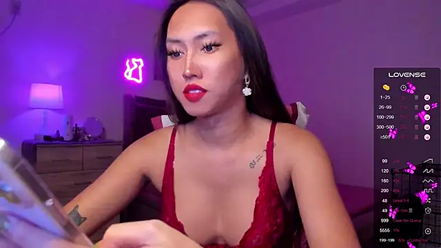 Snapshot of BombshellPH chatting on 12.27.24 BombshellPH online show from 12.27.24