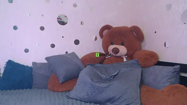 Snapshot of GENTLY--EVIL chatting on 02.09.25 GENTLY--EVIL online show from 02.09.25