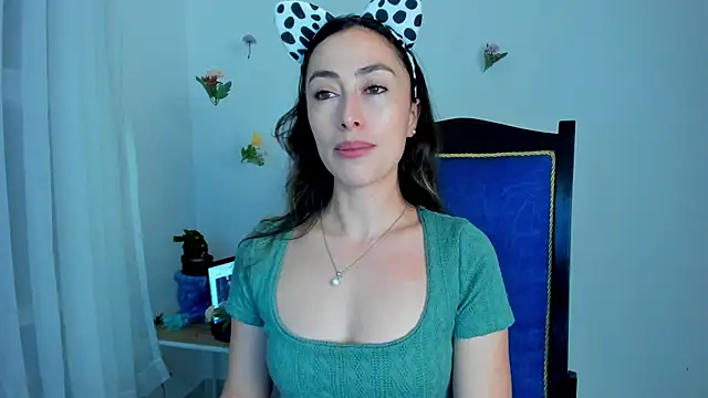 Snapshot of Amatiista chatting on 02.19.25 Amatiista online show from 02.19.25