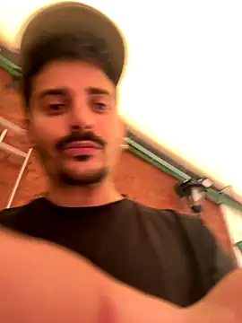 Snapshot of mrtnivnn chatting on 11.02.25 mrtnivnn online show from 11.02.25