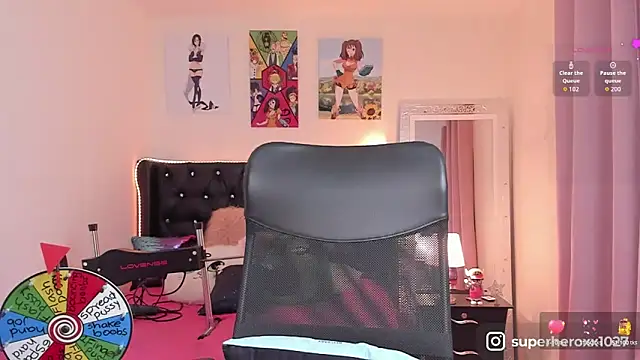 Snapshot of superheroxx chatting on 09.24.25 superheroxx online show from 09.24.25