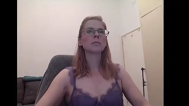 Snapshot of SavannaGirly chatting on 09.19.25 SavannaGirly online show from 09.19.25