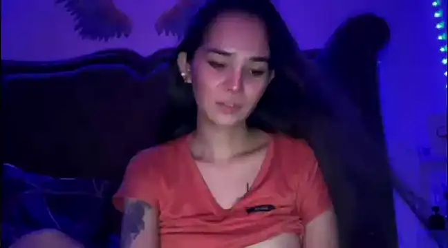 Snapshot of xlovemekara chatting on 12.11.24 xlovemekara online show from 12.11.24