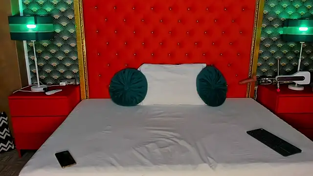 VallerieJones online show from 02.21.25