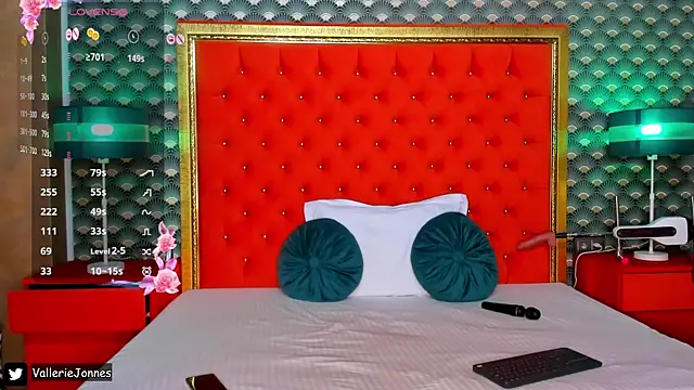 VallerieJones online show from 03.15.25