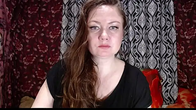 Snapshot of EmilyDoth chatting on 02.13.25 EmilyDoth online show from 02.13.25