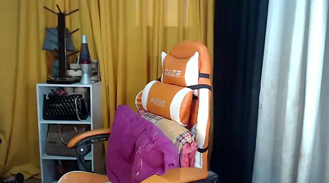 Snapshot of Deliciouscumsxz chatting on 12.03.24 Deliciouscumsxz online show from 12.03.24