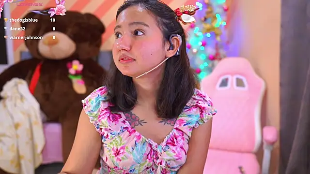 Snapshot of Pinkie_Princes chatting on 12.29.24 Pinkie Princes online show from 12.29.24