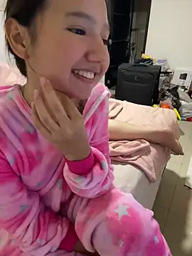 Snapshot of Pinkie_Princes chatting on 12.30.24 Pinkie Princes online show from 12.30.24