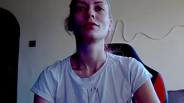 Snapshot of karo123421 chatting on 10.19.25 karo123421 online show from 10.19.25