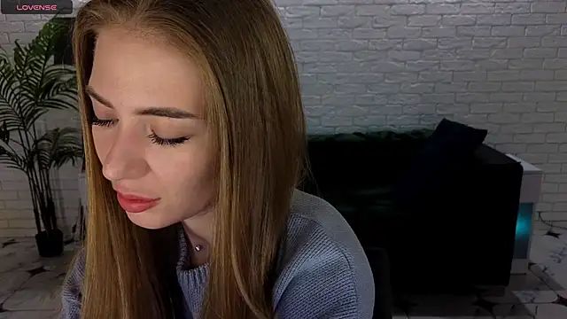 Adelyna Bird online show from 10.03.25