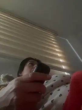 Snapshot of andreaisis2 chatting on 02.05.25 andreaisis2 online show from 02.05.25