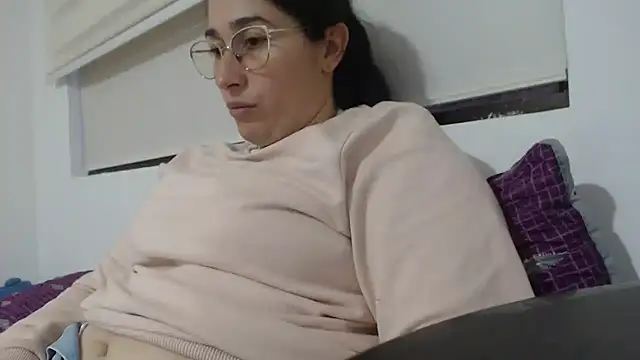 Snapshot of andreaisis2 chatting on 02.13.25 andreaisis2 online show from 02.13.25