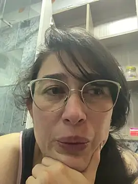 Snapshot of andreaisis2 chatting on 02.18.25 andreaisis2 online show from 02.18.25