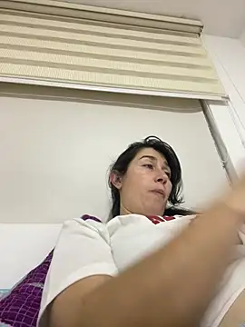 Snapshot of andreaisis2 chatting on 02.20.25 andreaisis2 online show from 02.20.25