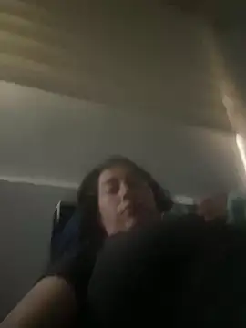 Snapshot of andreaisis2 chatting on 03.08.25 andreaisis2 online show from 03.08.25