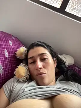 Snapshot of andreaisis2 chatting on 10.09.25 andreaisis2 online show from 10.09.25