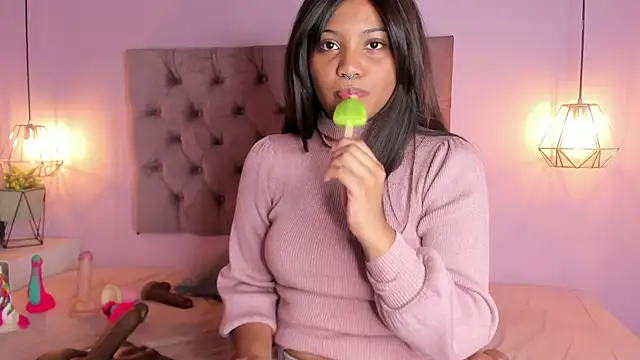 Zafiiraa online show from 01.06.25