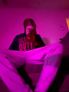 Snapshot of Daddy_hook chatting on 12.05.24 Daddy hook online show from 12.05.24