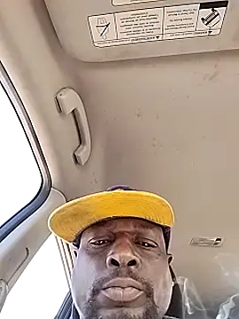 Snapshot of Daddy_hook chatting on 12.10.24 Daddy hook online show from 12.10.24