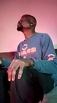 Snapshot of Daddy_hook chatting on 12.15.24 Daddy hook online show from 12.15.24