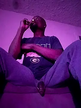 Snapshot of Daddy_hook chatting on 12.17.24 Daddy hook online show from 12.17.24