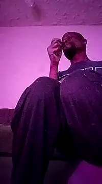 Snapshot of Daddy_hook chatting on 12.18.24 Daddy hook online show from 12.18.24