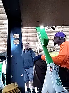 Snapshot of Daddy_hook chatting on 12.18.24 Daddy hook online show from 12.18.24