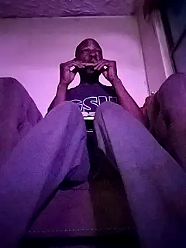 Snapshot of Daddy_hook chatting on 12.21.24 Daddy hook online show from 12.21.24