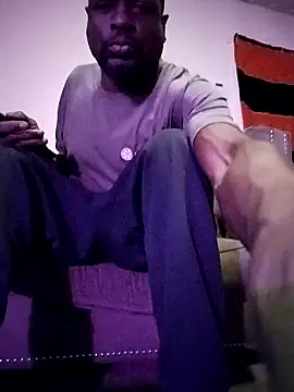 Snapshot of Daddy_hook chatting on 01.28.25 Daddy hook online show from 01.28.25