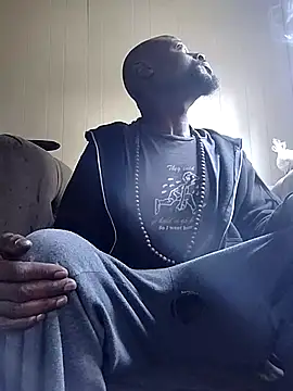 Snapshot of Daddy_hook chatting on 10.26.25 Daddy hook online show from 10.26.25