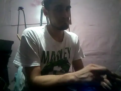 Snapshot of Wero4200 chatting on 09.11.25 Wero4200 online show from 09.11.25