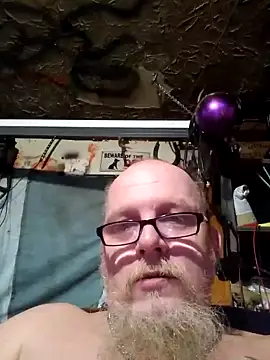 Snapshot of Kevinmc1d chatting on 10.18.25 Kevinmc1d online show from 10.18.25