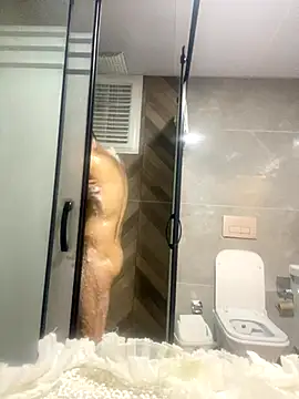 Snapshot of Emre-34 chatting on 11.08.25 Emre-34 online show from 11.08.25