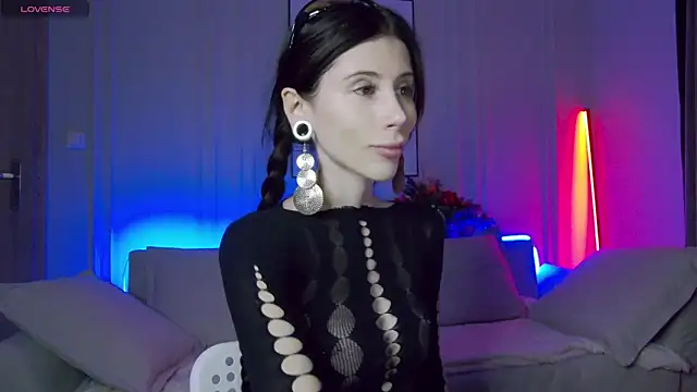 Snapshot of Your_Nicolett chatting on 12.30.24 Your Nicolett online show from 12.30.24