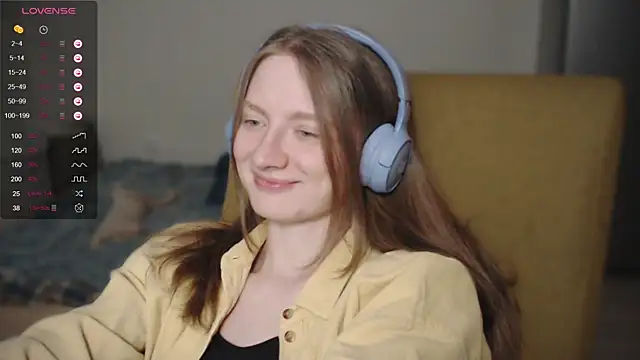Snapshot of mollytuck chatting on 12.14.24 mollytuck online show from 12.14.24