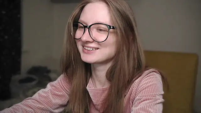 Snapshot of mollytuck chatting on 02.09.25 mollytuck online show from 02.09.25