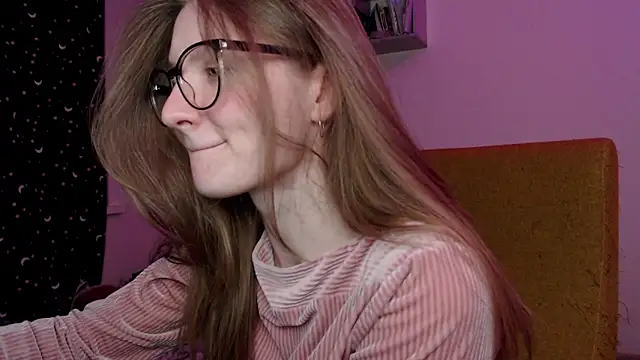 Snapshot of mollytuck chatting on 02.23.25 mollytuck online show from 02.23.25