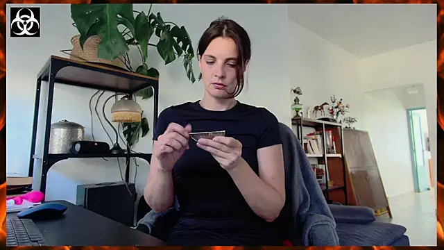 Snapshot of LanaCorona chatting on 09.18.25 LanaCorona online show from 09.18.25